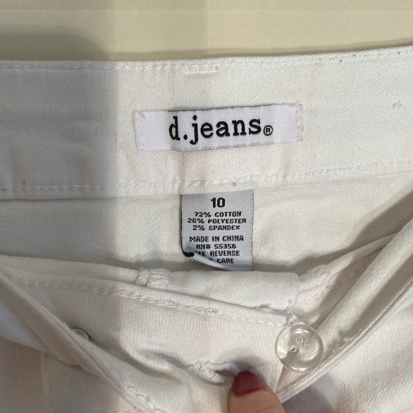 Mid Rise White Shorts - Picture 4 of 4